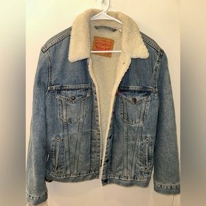 Levi’s Sherpa Jacket - sz. Medium